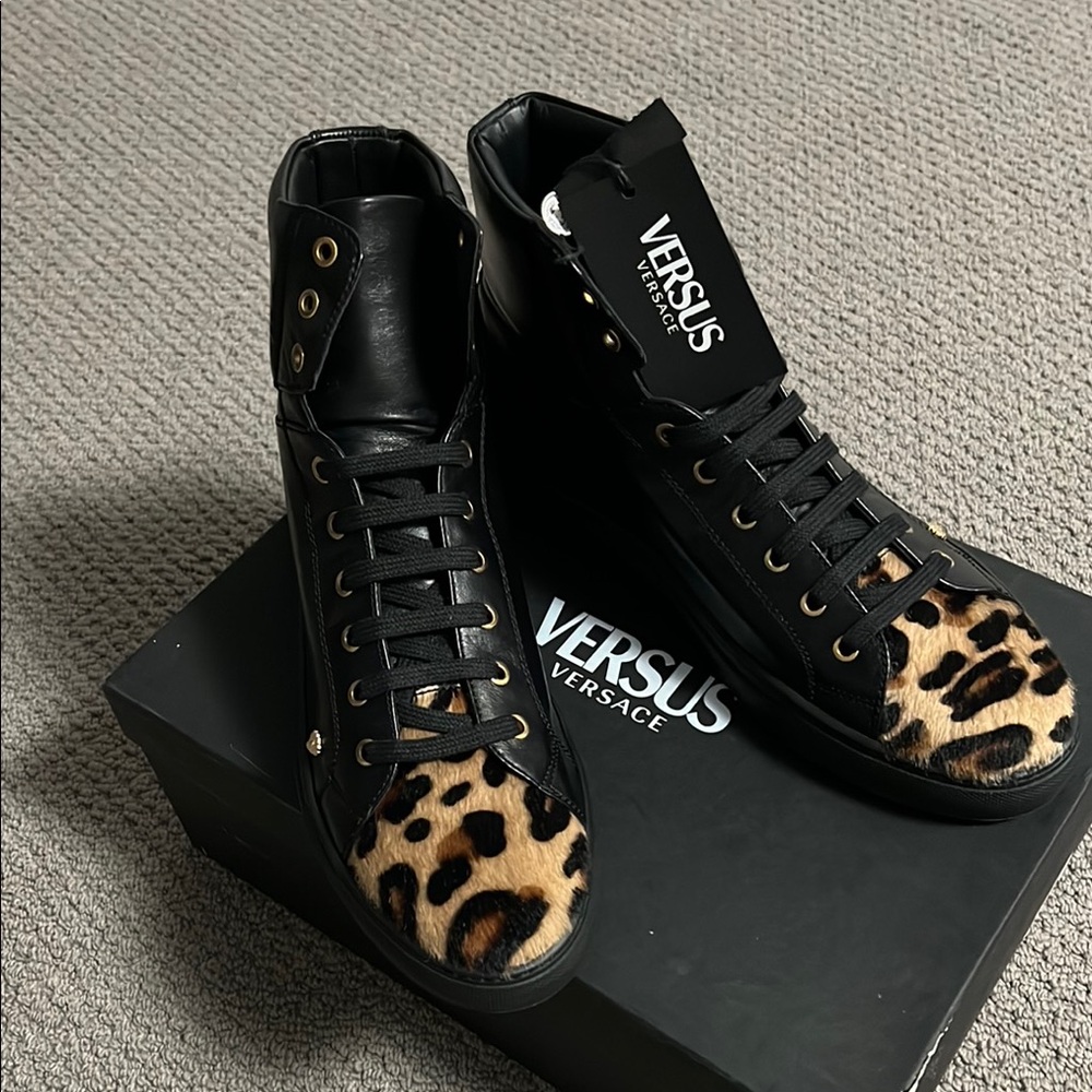 NWT Rare Collection Versus Versace Black HighTop Sneakers with Leopard Print